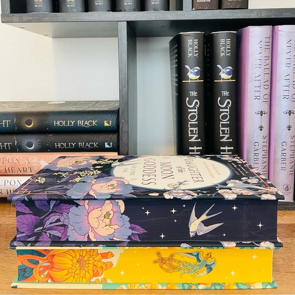 Fairyloot Signed DAUGHTER OF THE MOON GODDESS + Signed HEART of the SUN WARRIOR - Picture 13 of 14